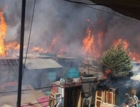 وقوع آتش سوزی در یک سرای چوب فروشی در تخار