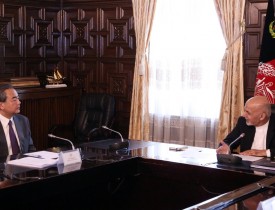 تاخت و تاز اشرف غنی به پاکستان در دیدار با وزیر خارجه چین