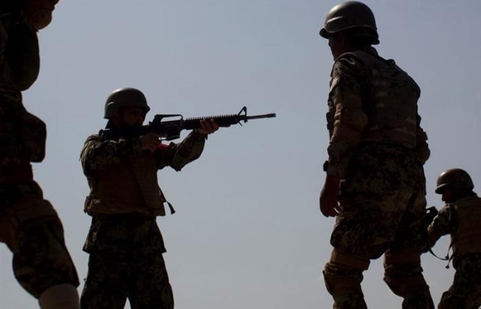 ۸ سرباز پولیس در حمله ی خود کشته شدند