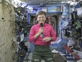 مسن ترین زن فضانورد به سیاره زمین بازگشت