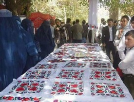 نخستین نمایشگاه صنایع دستی زنان بیجا شده در جوزجان برگزار شد