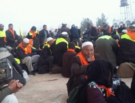 عکس: کسانی‌که در مرز اسلام قلعه منتظر مُهر خروجی هستند