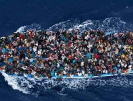 نجات ۶۰۰ آواره و مهاجر غير قانونی در سواحل اسپانيا
