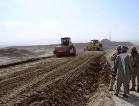 قرارداد ۶ پروژه‌ی راه‌سازی به ارزش بیش‌ از ۶۴۱ میلیون افغانی امضا شد