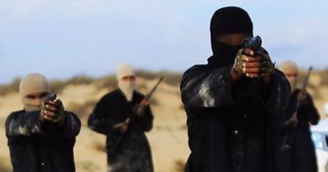 کشف سلاح‌های آمریکایی متعلق به داعش در دیرالزور