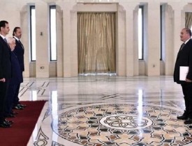 اسد استوارنامه اولین سفیر عربی را پس از آغاز بحران تحویل گرفت