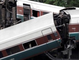 دهها کشته و زخمي در حادثه خروج قطار از ريل در آمريکا