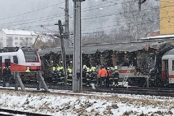 تصادف قطار در اتریش یک کشته و ۲۲ زخمی درپی داشت