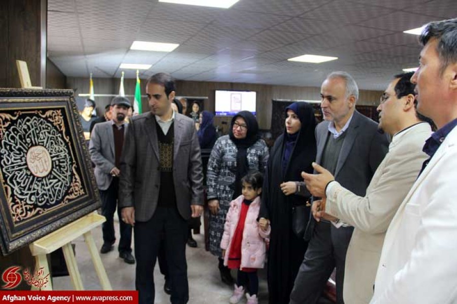 اولین نمایشگاه تخصصی تابلوفرش‌های دست‌بافت محمد امیری، هنرمند افغانستانی در تهران