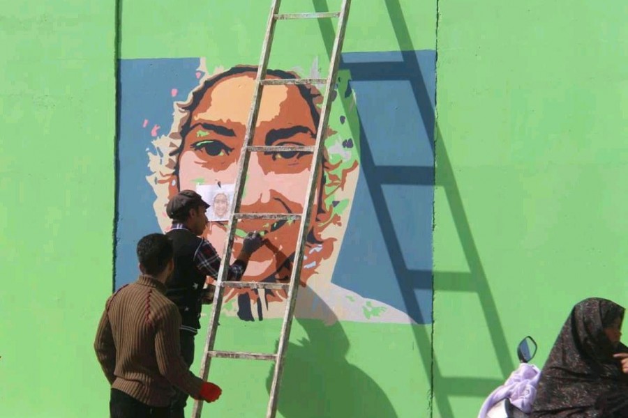 استقبال هنرمندانه نقاش هراتی از پروژه تاپی