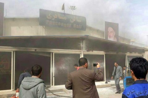 سالن ورودی مسافران در مرز دوغارون/ اسلام‌قلعه به روی تردد باز شد