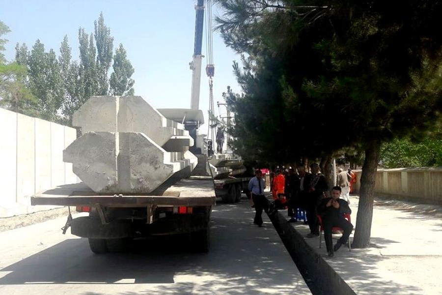 افزایش ناآرامی‌ها در کابل و بلند رفتن دیوارهای سیمانی