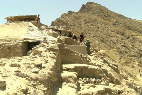 چور و چپاول معدن طلای روینج آب راغستان توسط طالبان و مردم محل