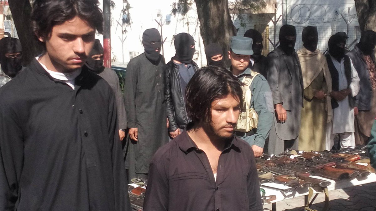 بازداشت دو تروریست پاکستانی و کشف یک انبار مهمات داعش در ننگرهار