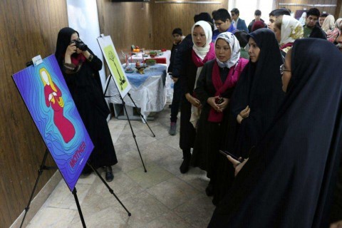 «م مثل مادر، م مثل مهاجر»؛ اولین نمایشگاه گروهی پوستر مهاجران افغانستانی در تهران + عکس  