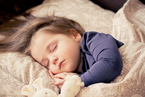 Cueing New Information in Sleep Improves Memory