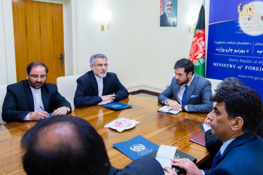 دیدار معاون وزارت خارجه با فرستادگان دیپلماتیک ایران در کابل