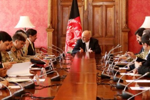 اشرف‌غنی، نخست‌وزیر پاکستان را به مذاکرات مستقیم فراخواند