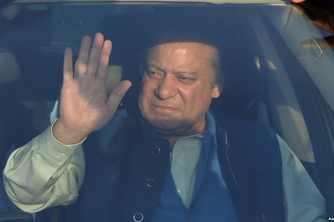 نخست وزیر سابق پاکستان تا ابد از فعالیت های سیاسی محروم شد
