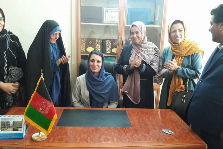 اولین زن به عنوان کارشناس در هرات آغاز بکار کرد