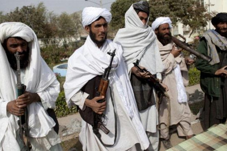 اظهار نگرانی مردم از ناامنی در ولسوالی چهاربولک و چمتال بلخ/مقامات امنیتی: طالبان از مردم به عنوان سپر دفاعی استفاده می کنند