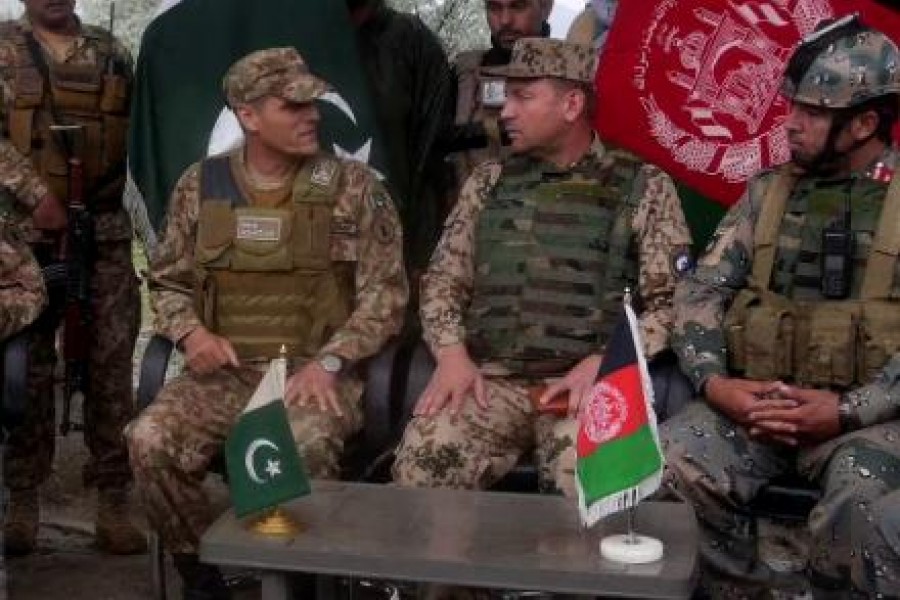 پس از چند ساعت درگیری، میان نظامیان افغان و پاکستان آتش بس اعلام شد
