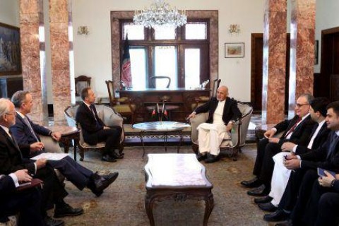 رئیس‌جمهور با کمیشنر عالی انگلیس در امور پاکستان دیدار کرد