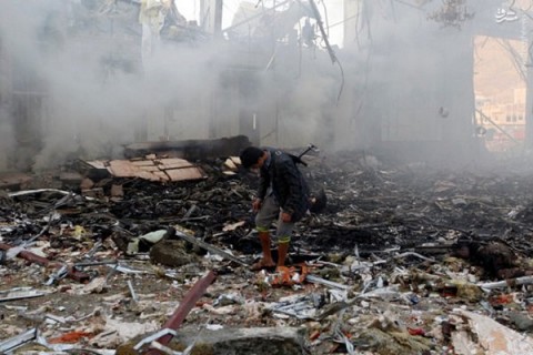 فرودگاه صعده، آماج بمب‌های خوشه‌ای سعودی قرار گرفت
