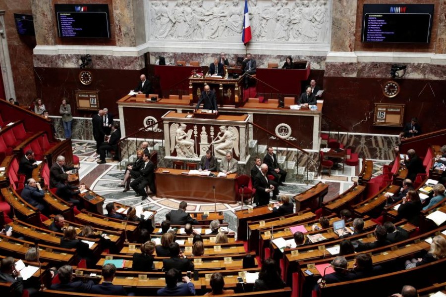 دولت فرانسه امکانات پناهندگی  را محدودتر می‌کند