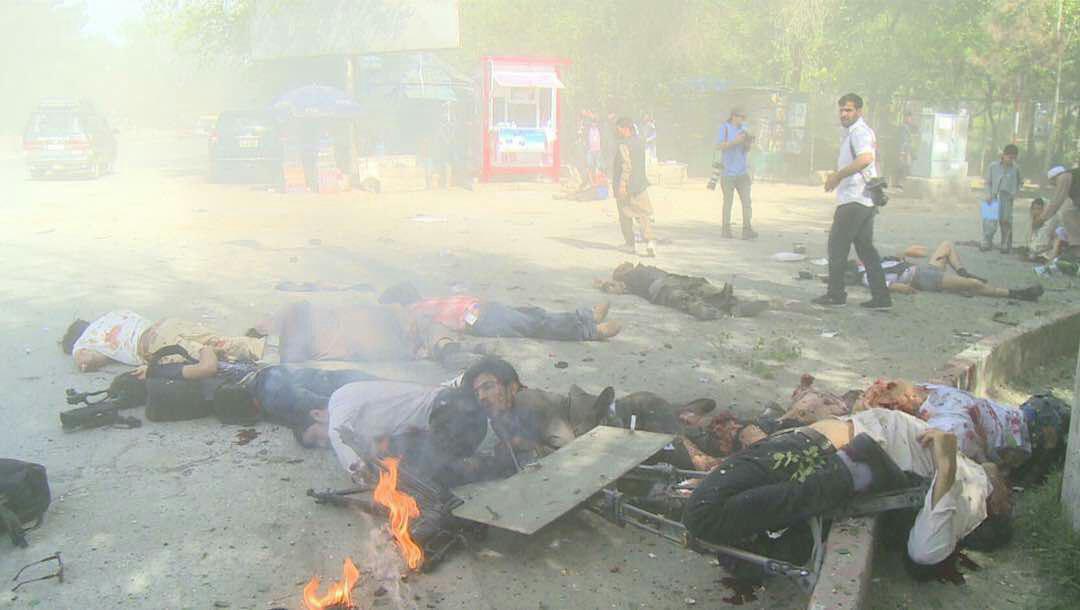 لحظاتی پس از حمله تروریستی دوم در منطقه شش درک کابل  