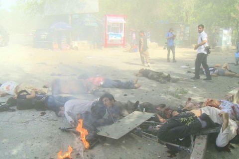 تصاویری جدید دیگر از انفجار در محل تجمع خبرنگاران در شش درک کابل  