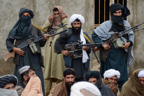 طالبان در سر پل آکادمی نظامی ساخته اند