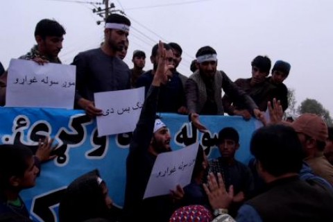 معترضان ضد جنگ، مسیر هلمند - کابل را پیاده می‌پیمایند