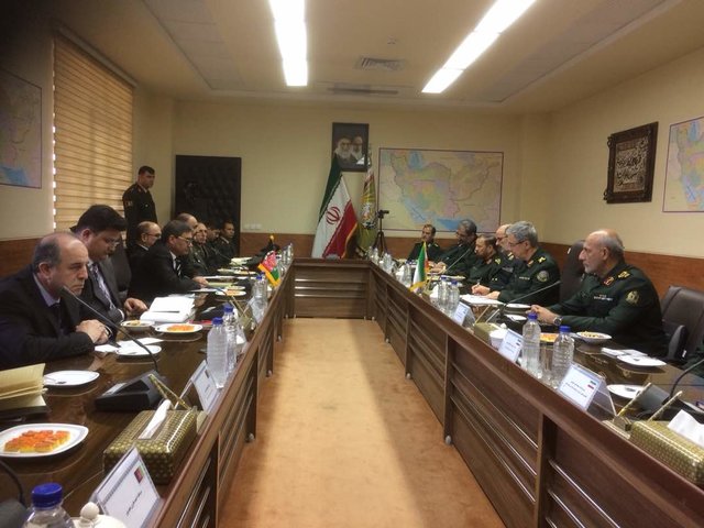 مقامات نظامی افغانستان و ایران بر گسترش همکاری در مبارزه با تروریزم تاکید کردند