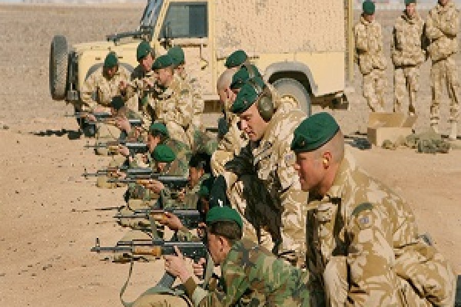 افزایش شمار نظامیان انگلیس به بهانه مبارزه با طالبان در افغانستان