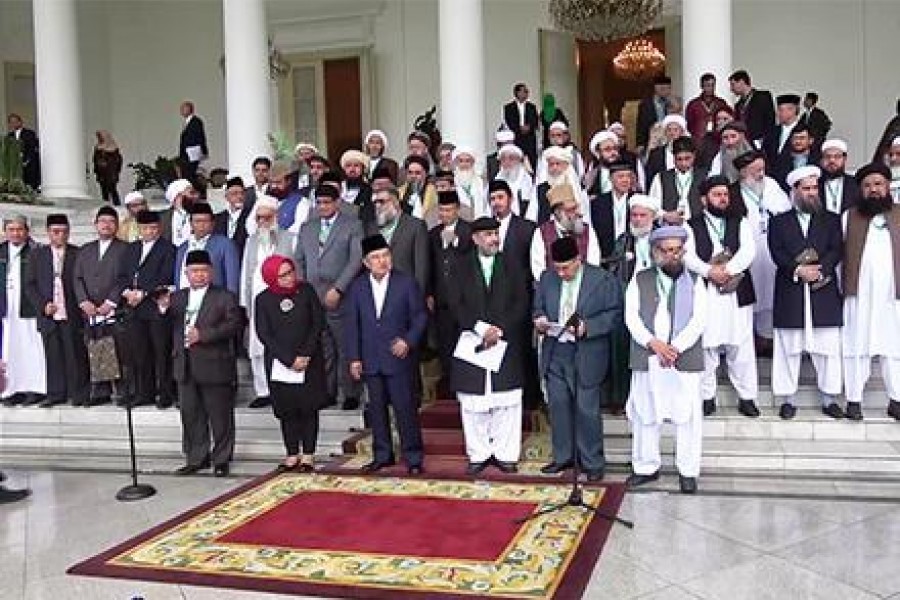 نشست مشترک علمای افغانستان و پاکستان به منظور ترغیب طالبان به مذاکرات صلح