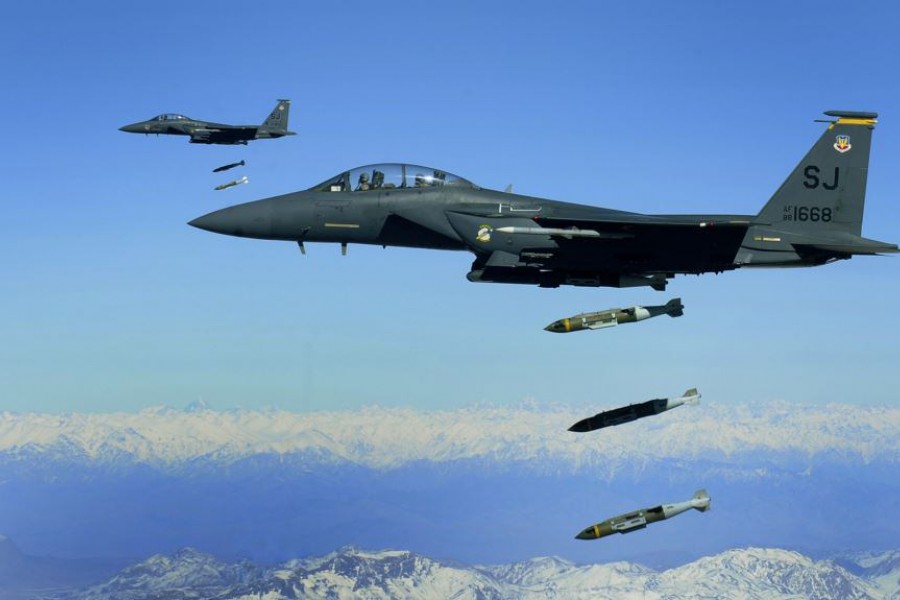 استعمال صدها نوع بم و مهمات توسط نیروی هوایی امریکا طی یک ماه گذشته در افغانستان