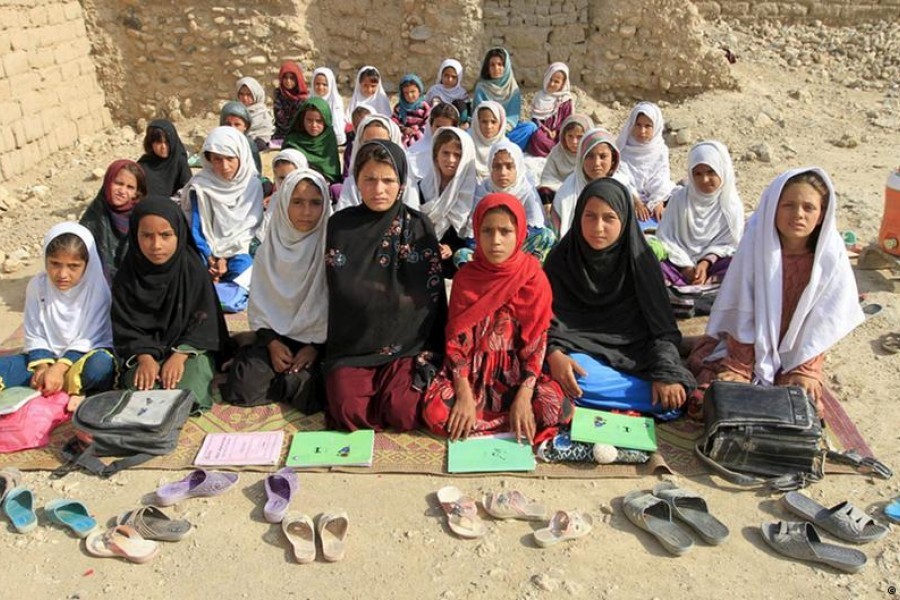 جنگ و محرومیت بیش از 3 میلیون کودک افغان از تعلیم / محرومیت 60 درصد دختران افغان از  تحصیل