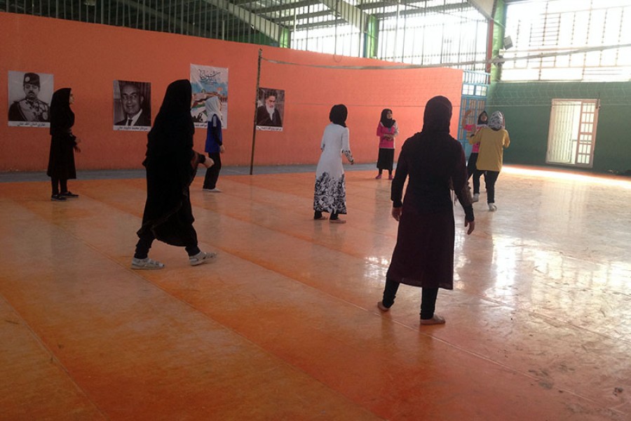 زیر نام "رمضان قدس"؛ بانوان والیبالیست هرات به رقابت پرداختند