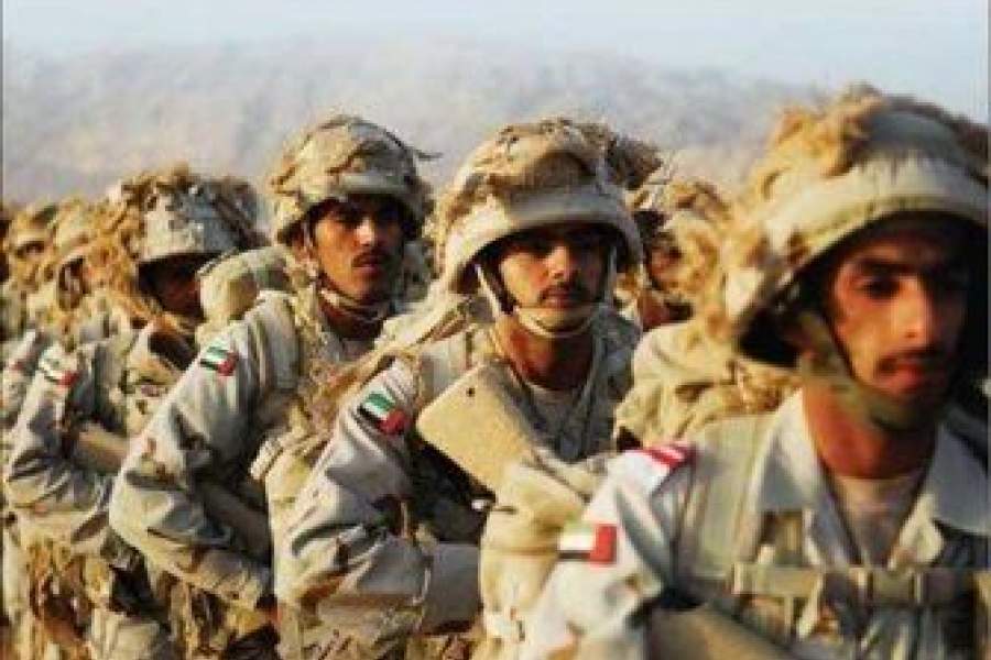 حضور افسران امریکایی در صف نیروهای نظامی اماراتی