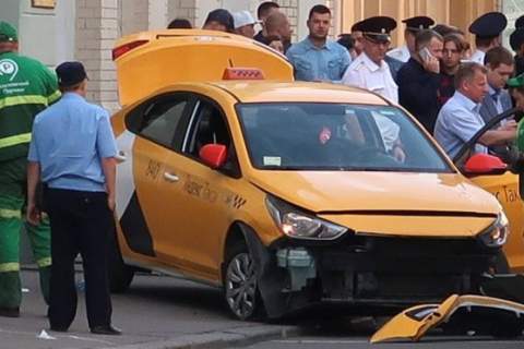 هشت زخمی در برخورد یک تاکسی به عابران پیاده در مسکو