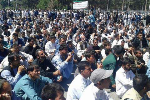 اعتراض گسترده مردم هرات در واکنش به ترور عالمان دینی/ معرضین: حکومت هیچ‌گاه از حامیان واقعی خود حمایت نکرده است