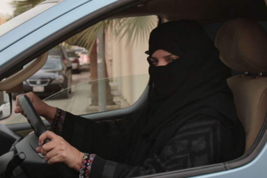 هشدار وزارت داخله عربستان نسبت به هرگونه مزاحمت برای رانندگی زنان