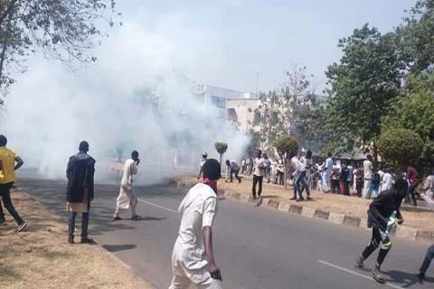 تظاهرات در نیجریه در محکومیت ادامه بازداشت شیخ زکزاکی و همسرش