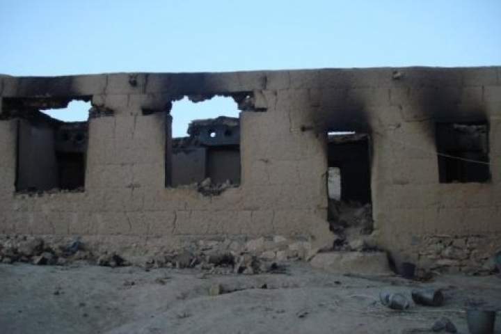 طالبان در غور، سه خانه را آتش ‌زدند، شش نفر را با خود بردند