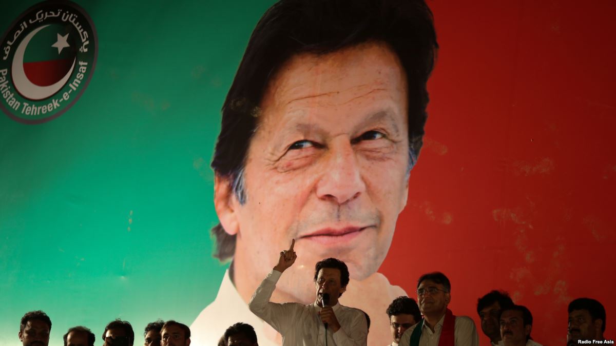 پیشتازی حزب عمران خان در انتخابات پاکستان
