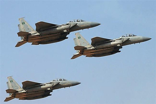 حملات گسترده جنگنده‌های سعودی به صنعاء، الحدیده و البیضاء
