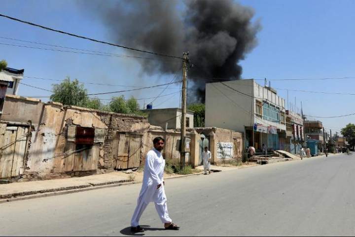 وزارت دفاع: طالبان را از شهر غزنی بیرون راندیم؛ منابع محلی: جنگ جریان دارد