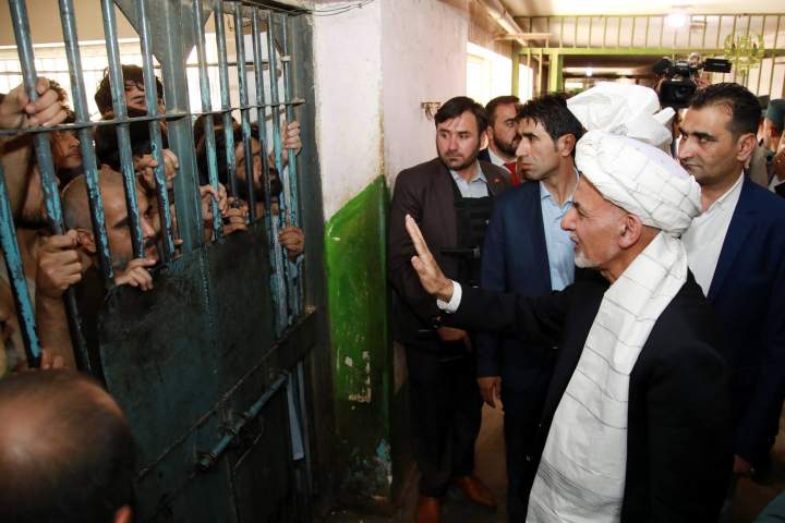 رئیس جمهور به دیدار زندانیان به زندان پلچرخی رفت