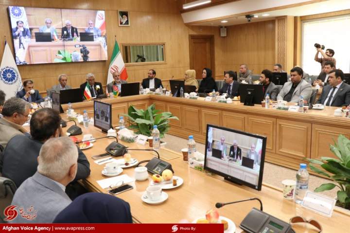 مقامات افغانستان و ایران بر توسعه روابط تجاری تاکید کردند